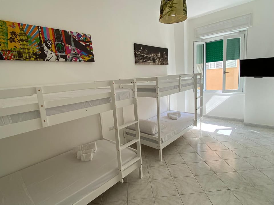 Bed, TV and multimedia, bunk bed