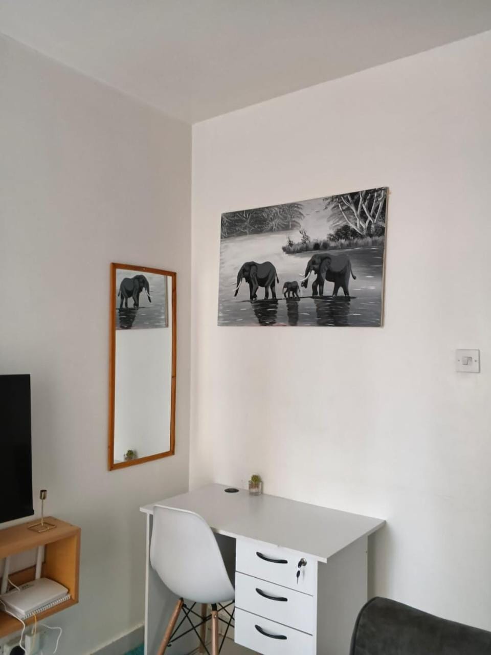Racecourse studio Netflix WiFi Free parking Apartment in Nairobi County
