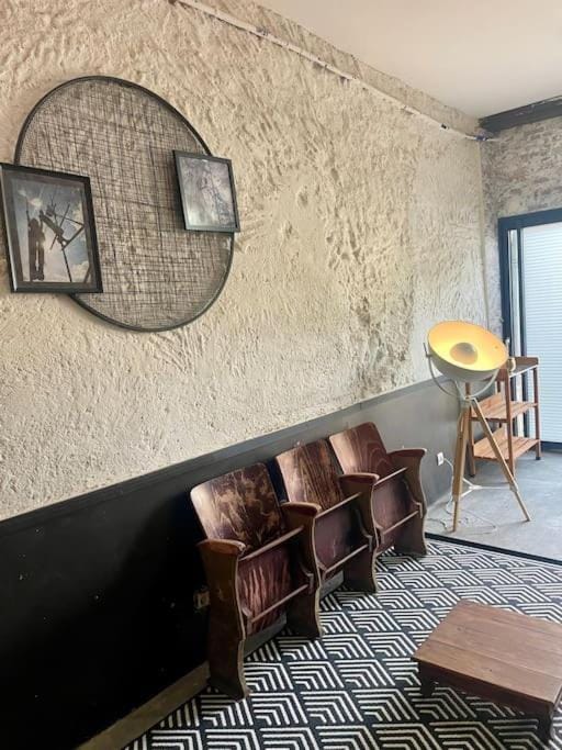 Maison "L'oeil du Prince" - Verdun Centre - Terrasse - Wifi - 7 couchages - 10 personnes - Garage Vélo et moto - Géré par PrestaZen'Services House in Verdun
