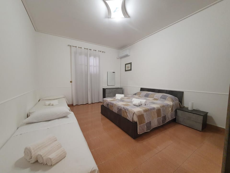 Photo of the whole room, Bedroom, furniture, air conditioner