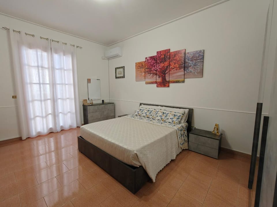 Bed, Bedroom, wardrobe, air conditioner