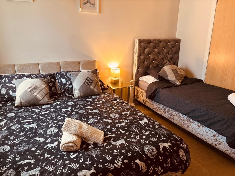 Three Bedroom House House in Edinburgh