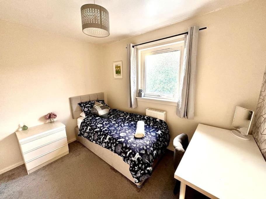 Three Bedroom House House in Edinburgh