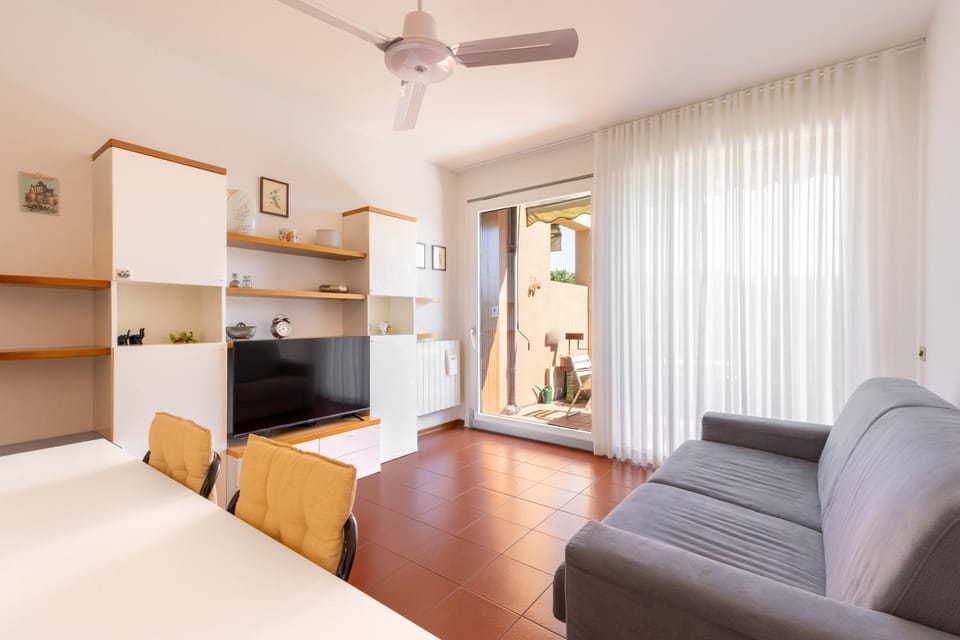 TV and multimedia, Living room, Photo of the whole room, Seating area