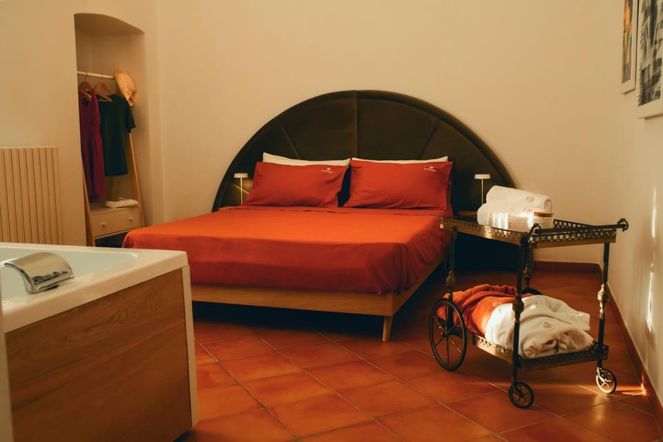 Hot Tub, Bedroom