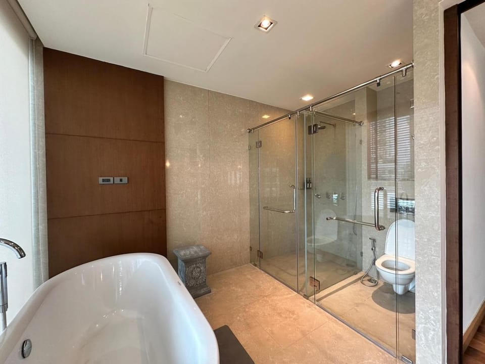 Shower, Toilet, Bathroom, Bath