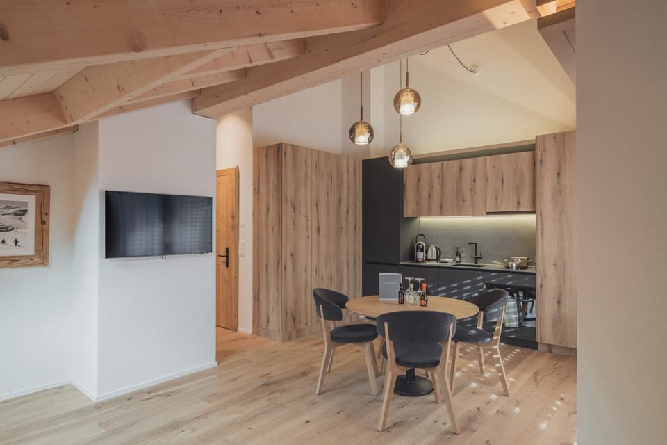 Living room, Dining area, kitchen