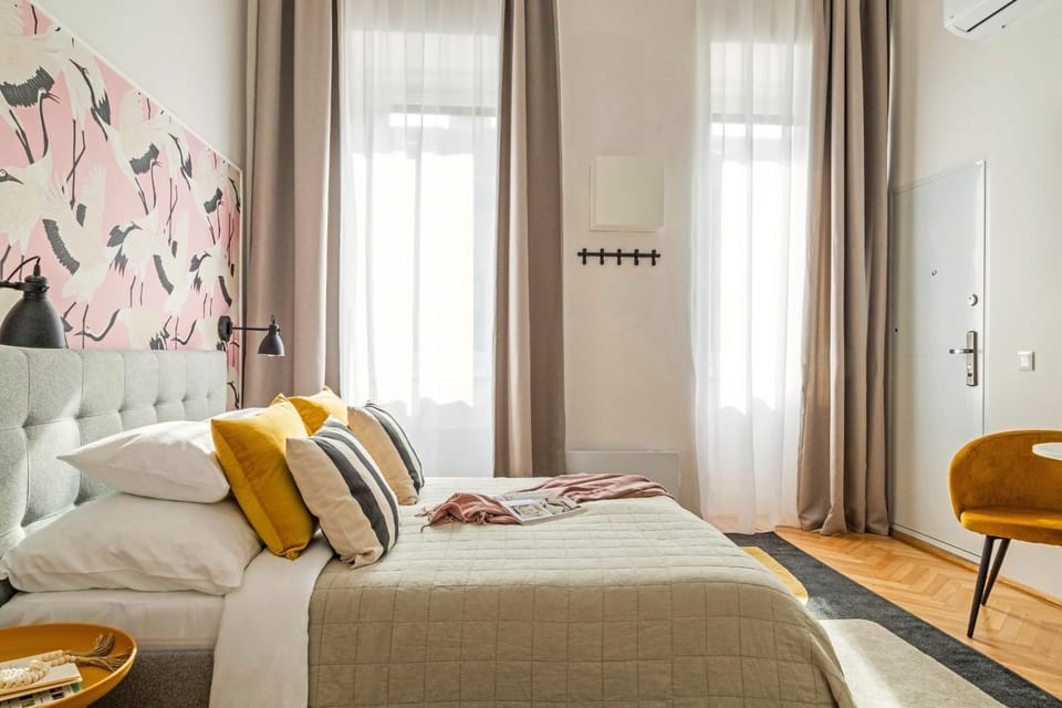 Seating area, Bedroom