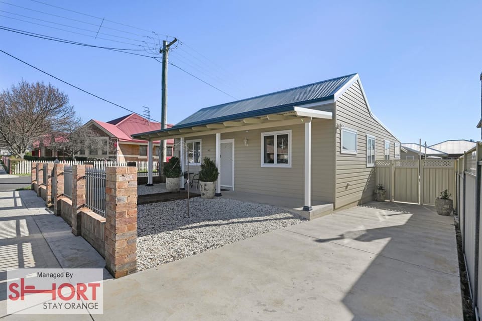 Property building, Street view, Parking