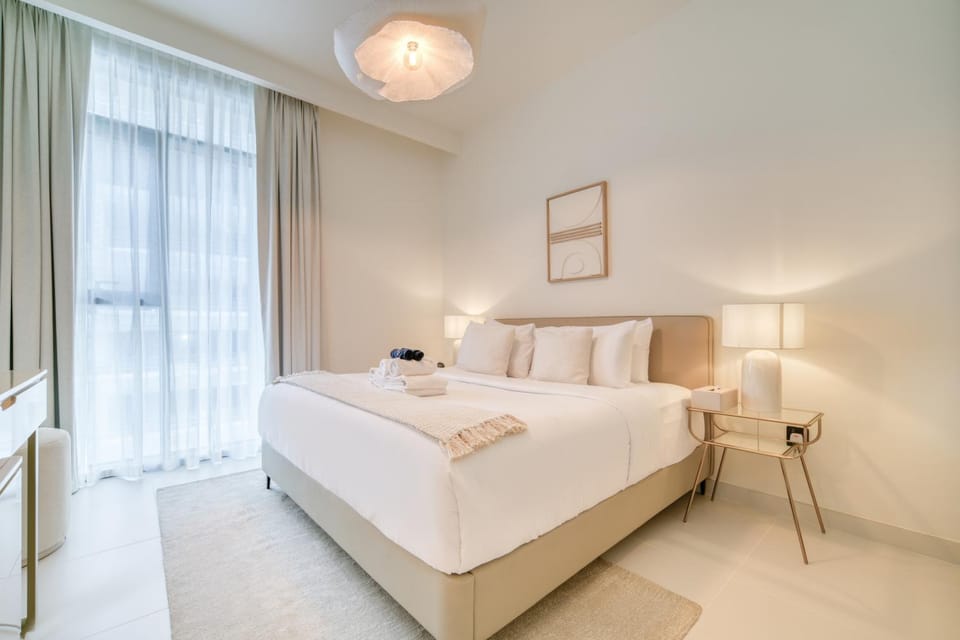 Luxury 2-Bed Apartment l Emaar Beachfront Apartment in Dubai
