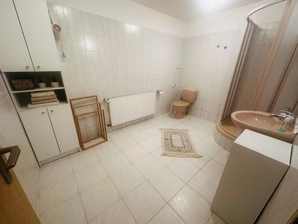 Toilet, Bathroom