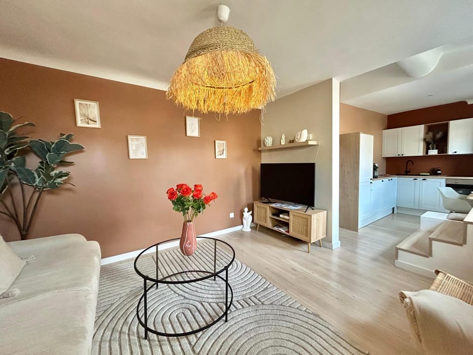Communal lounge/ TV room, TV and multimedia, Kitchen or kitchenette, Living room, Seating area