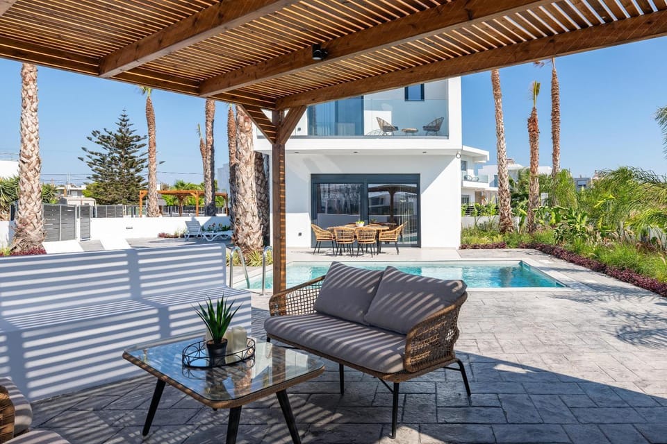 Property building, Swimming pool