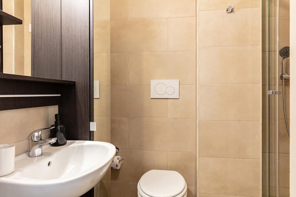 Shower, Toilet, Bathroom