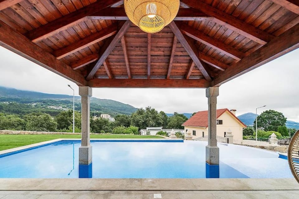 Oliveiral Villa with River View, Heated Pool & Jacuzzi Villa in Viana do Castelo District, Portugal