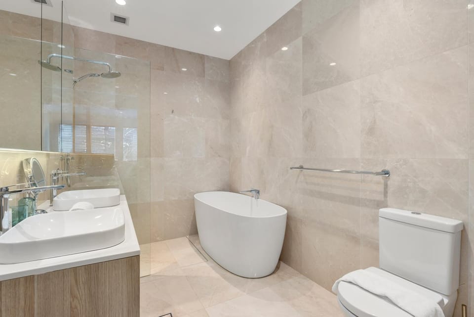 Toilet, Bathroom, Bath