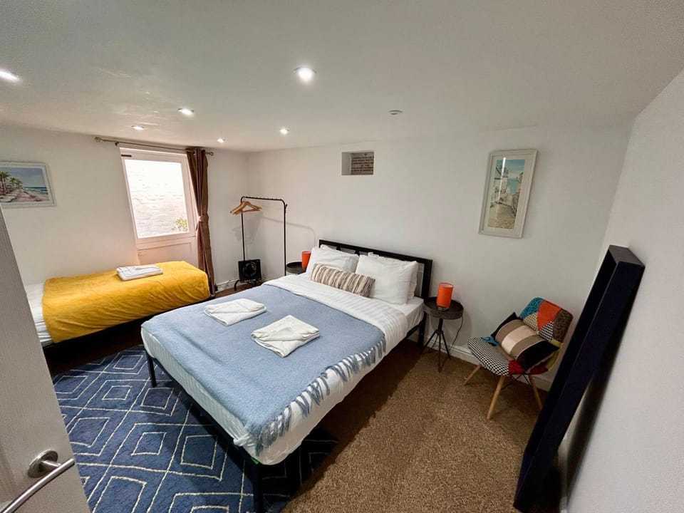 Seaside Chapel Escape Character Home Near Beach Sleep 5 House in Great Yarmouth