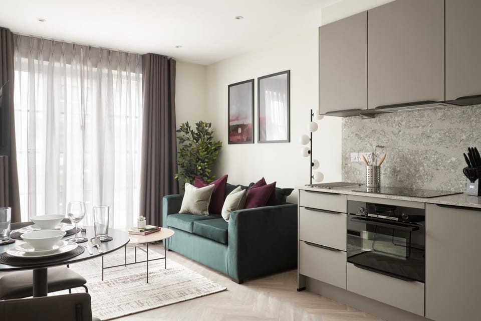 Kitchen or kitchenette, Living room, Seating area, Dining area, stove