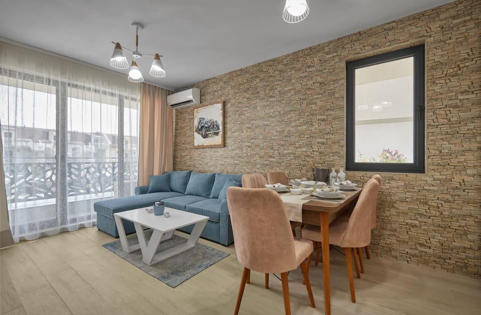 Living room, Seating area, Dining area, air conditioner
