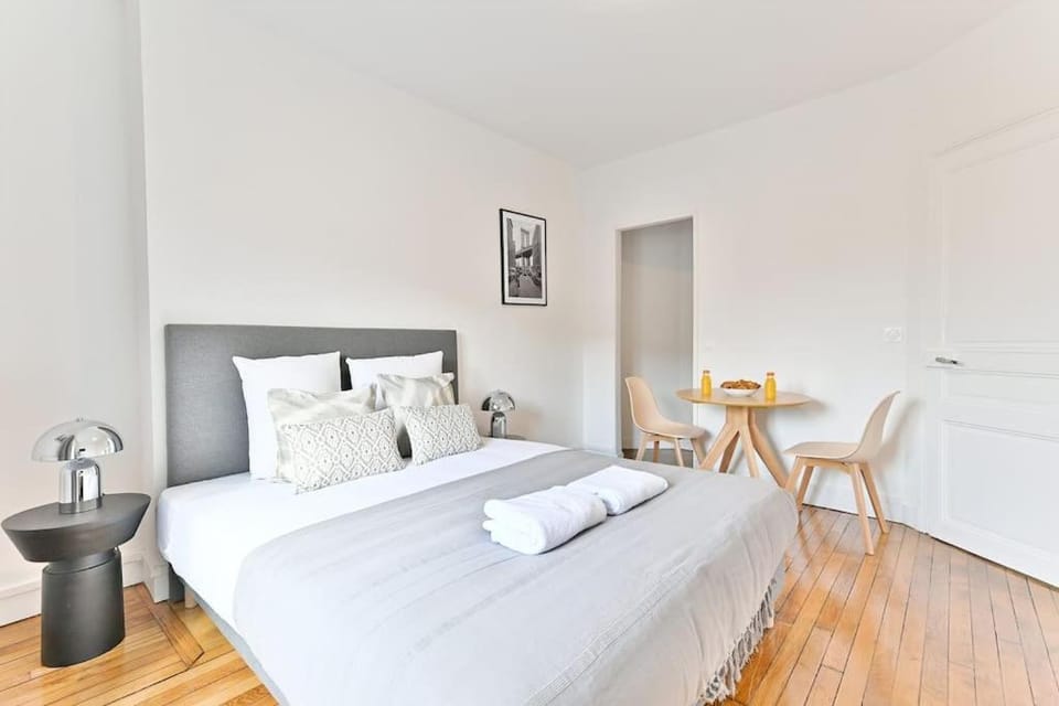 Bed, Photo of the whole room