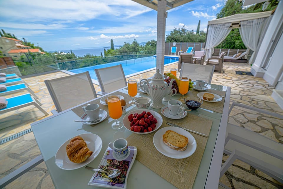 Patio, View (from property/room), Swimming pool, Breakfast, sunbed