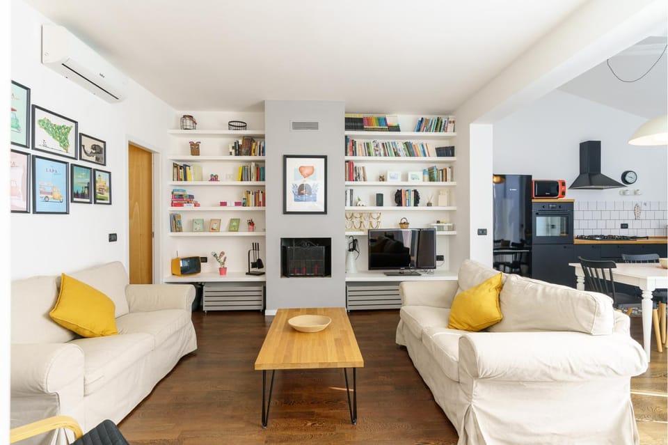 TV and multimedia, Living room, Seating area