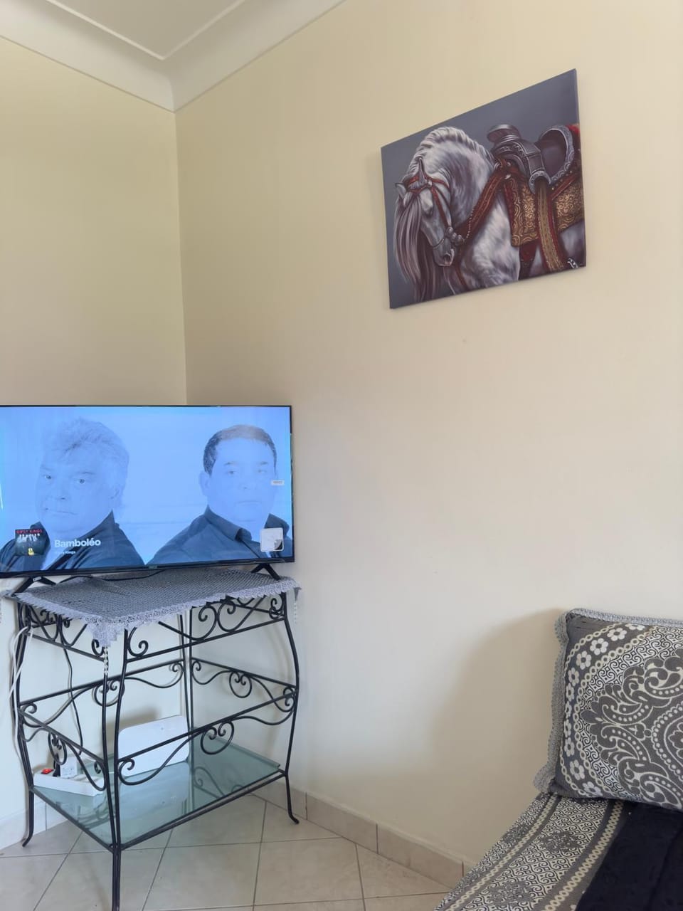 Communal lounge/ TV room, TV and multimedia, Living room, Seating area, Evening entertainment