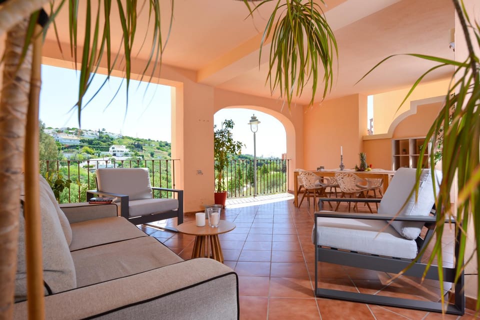 Balcony/Terrace, Balcony/Terrace, Seating area, Dining area