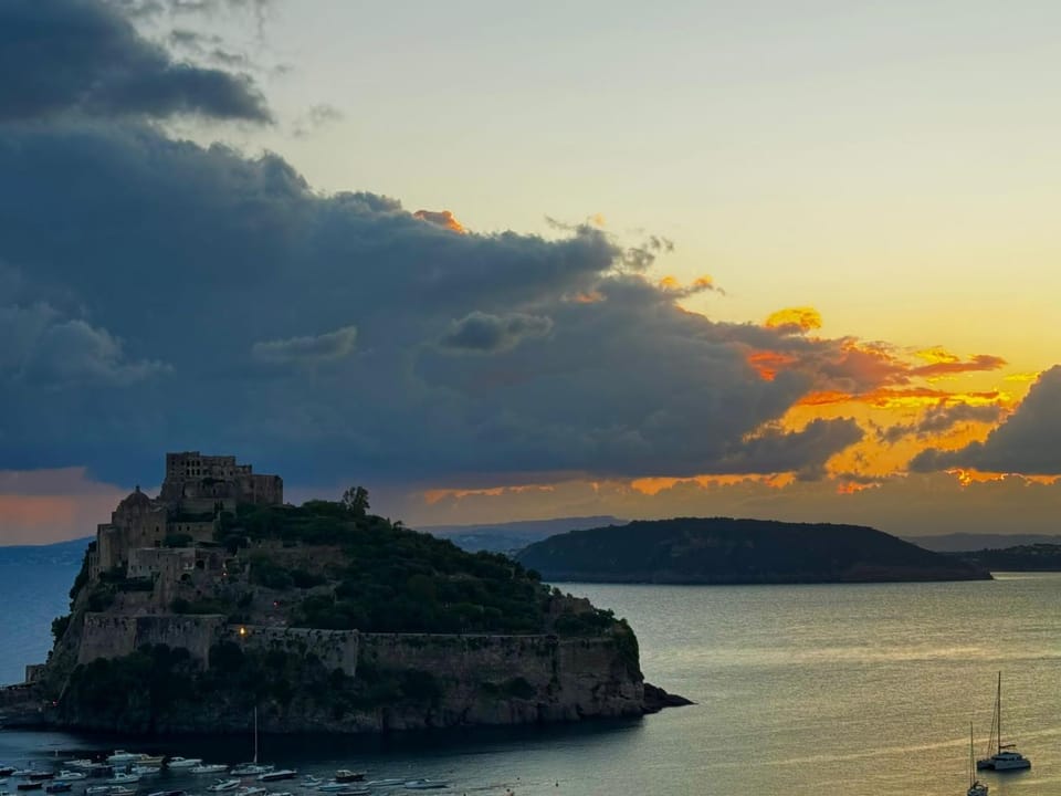 appartamento vista castello Apartment in Ischia