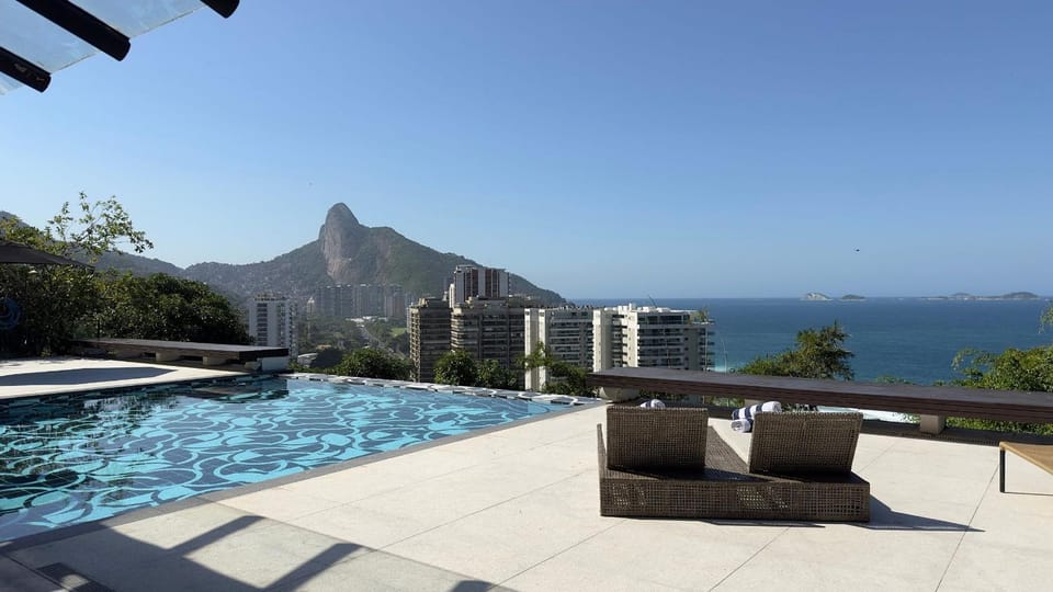 Balcony/Terrace, City view