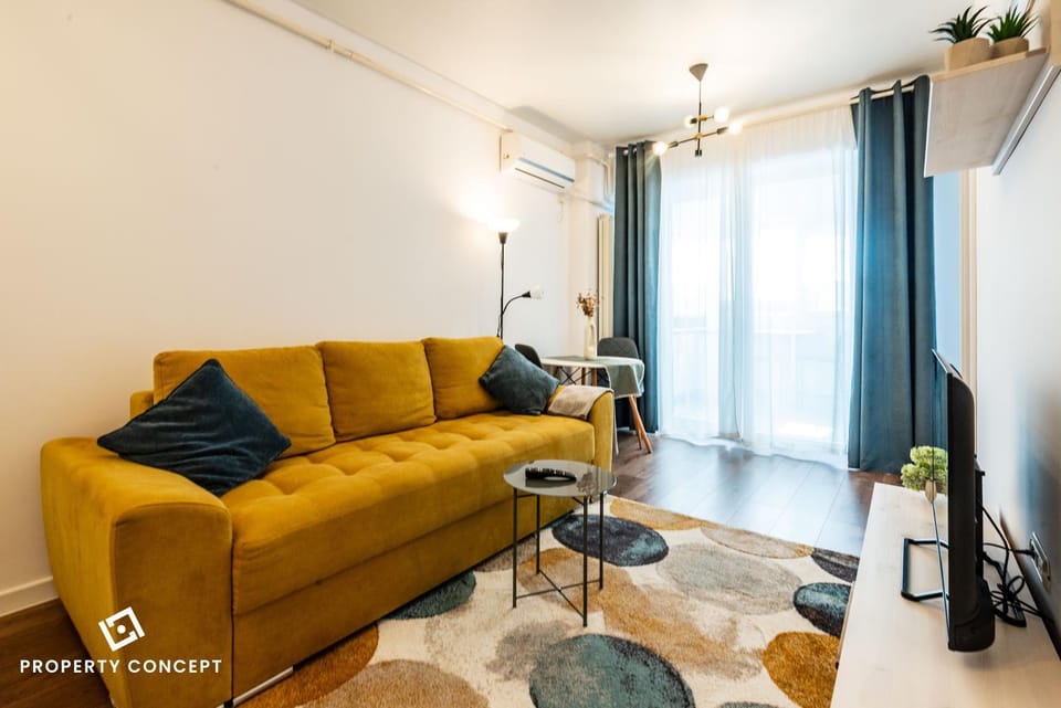 Communal lounge/ TV room, TV and multimedia, Living room, Seating area, Evening entertainment, air conditioner
