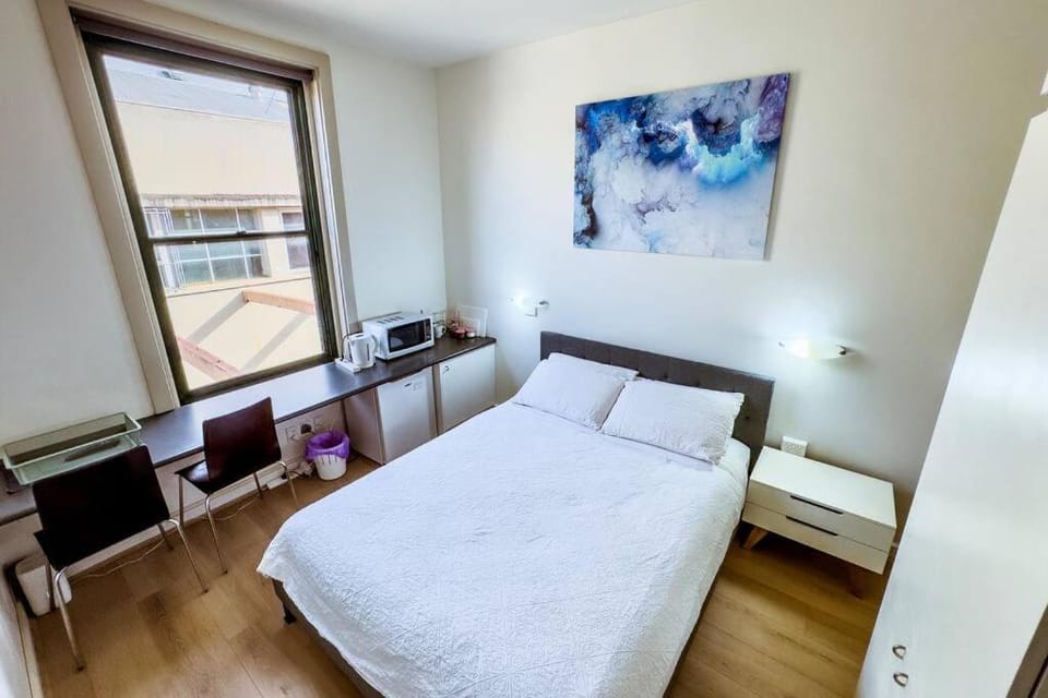City Studio with Netflix Premium 4K and Memory foam bed Apartment in Adelaide