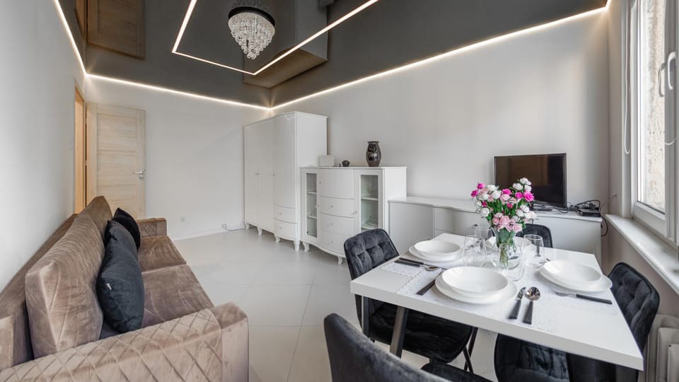 TV and multimedia, Living room, Dining area