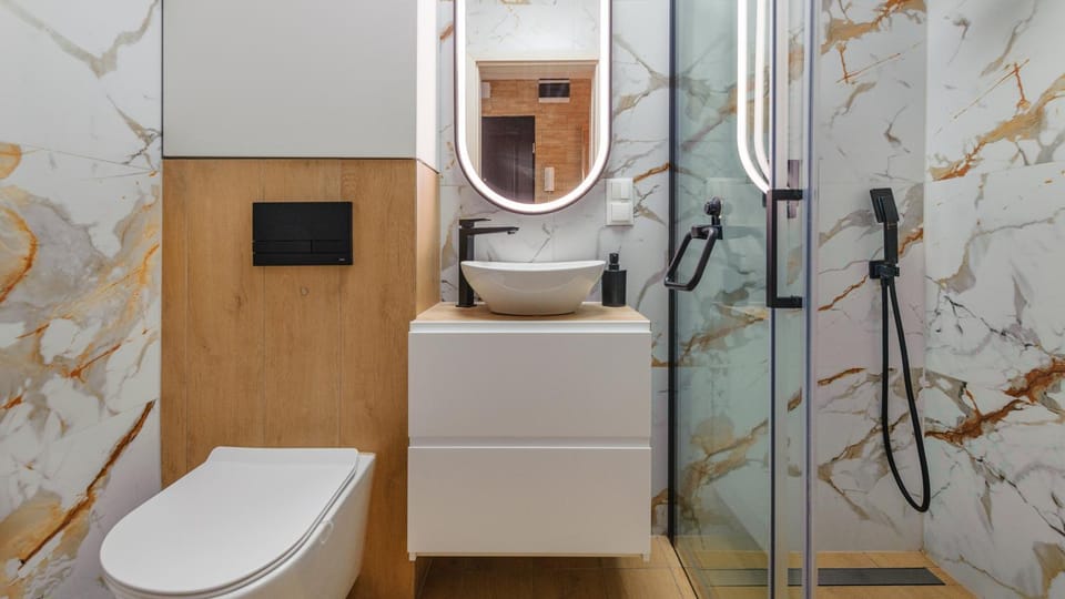 Shower, Toilet, Bathroom