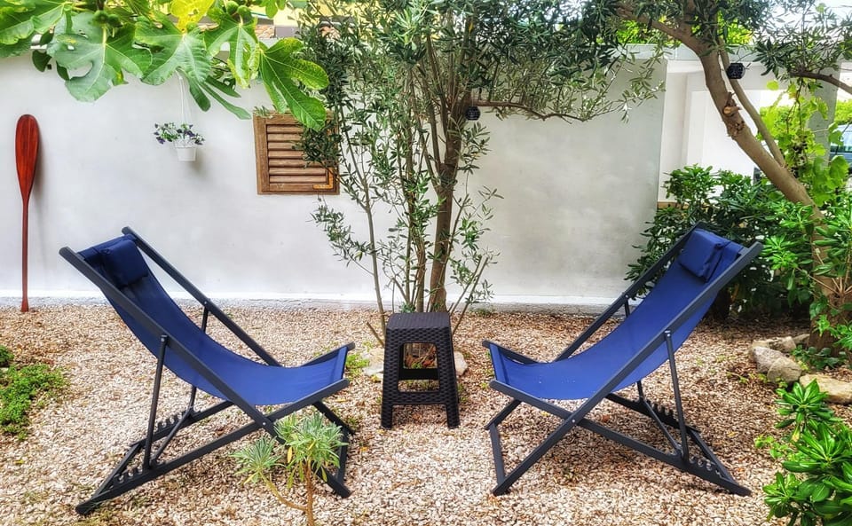 Patio, Garden, sunbed