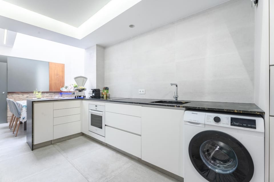 Kitchen or kitchenette, Living room