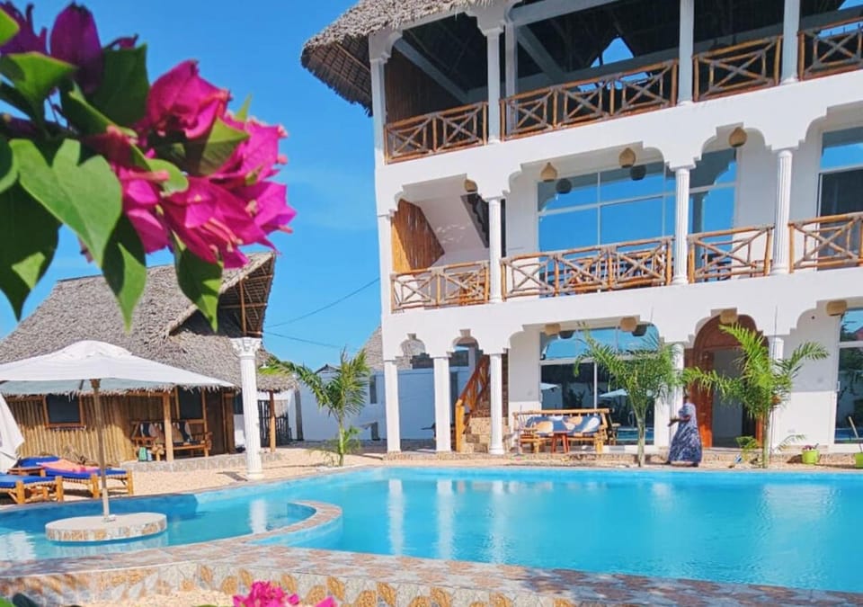 Property building, Restaurant/places to eat, Swimming pool