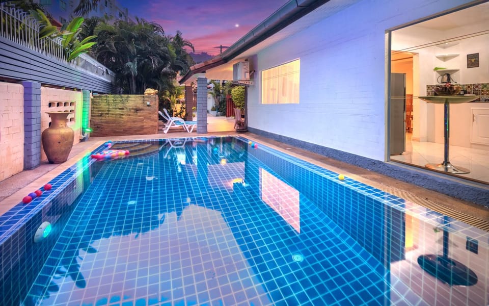 Pool view, Swimming pool
