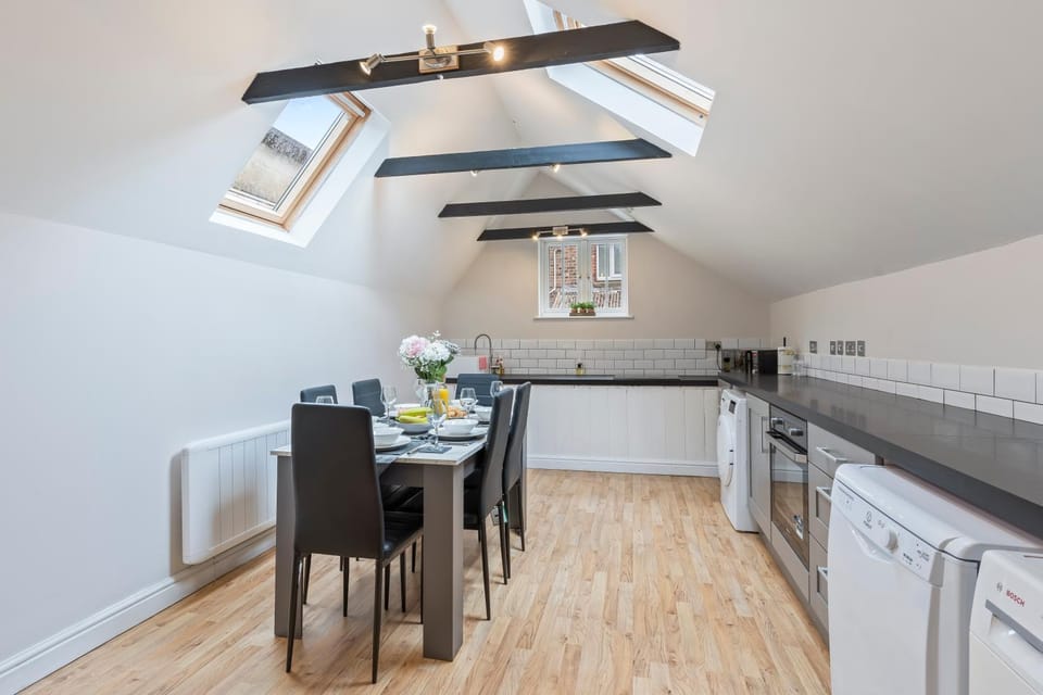 Dining area, dishwasher, kitchen