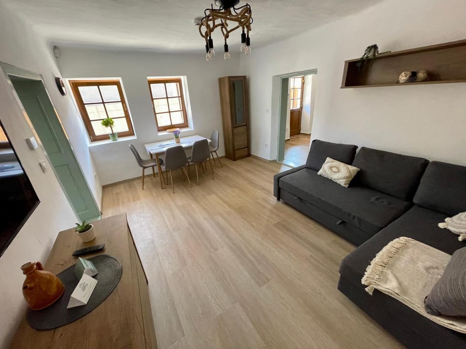 Living room, Photo of the whole room