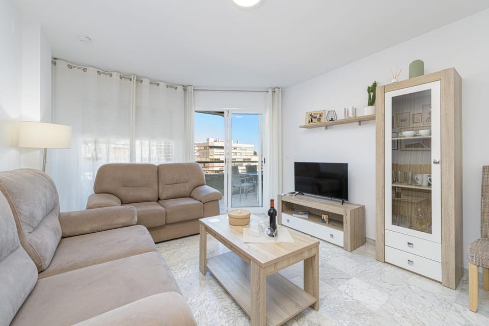 Communal lounge/ TV room, Living room, Seating area
