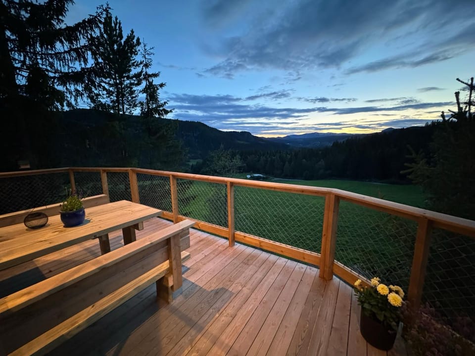 View (from property/room), Balcony/Terrace, Mountain view, Sunset