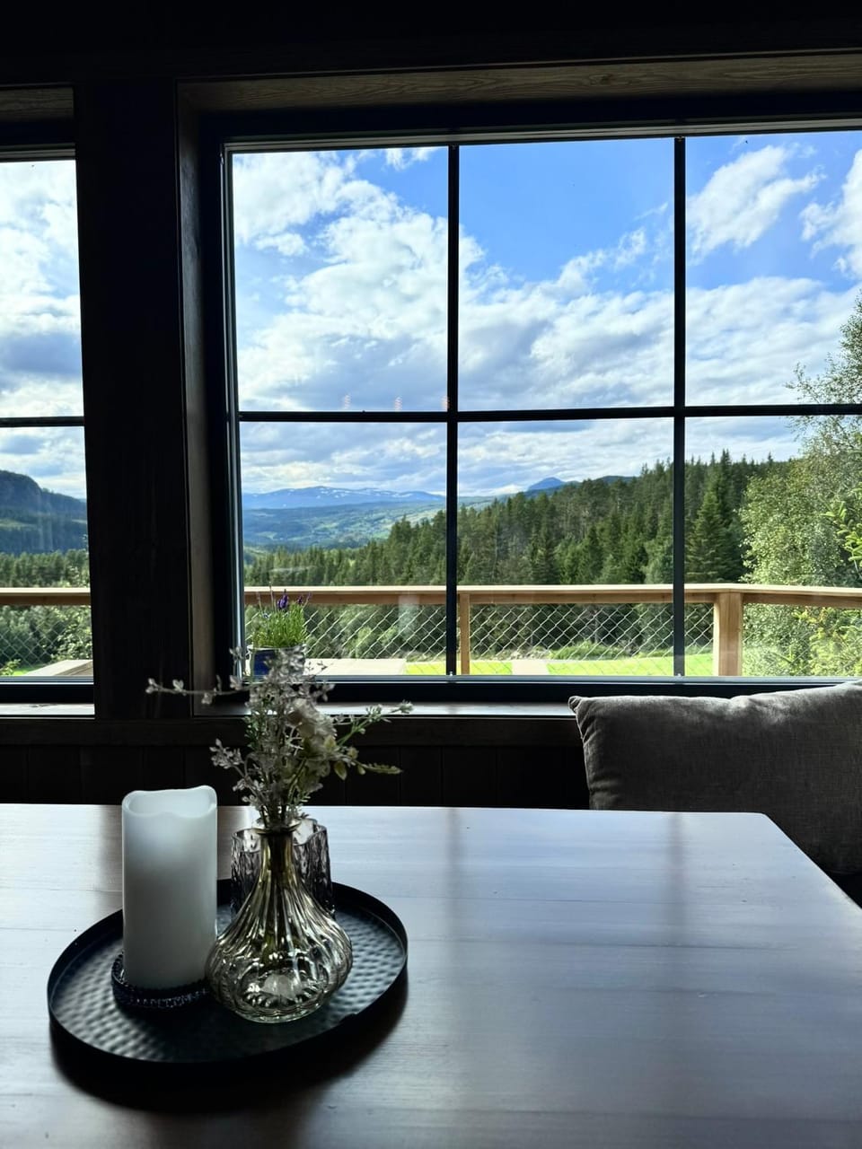Dining area, Mountain view