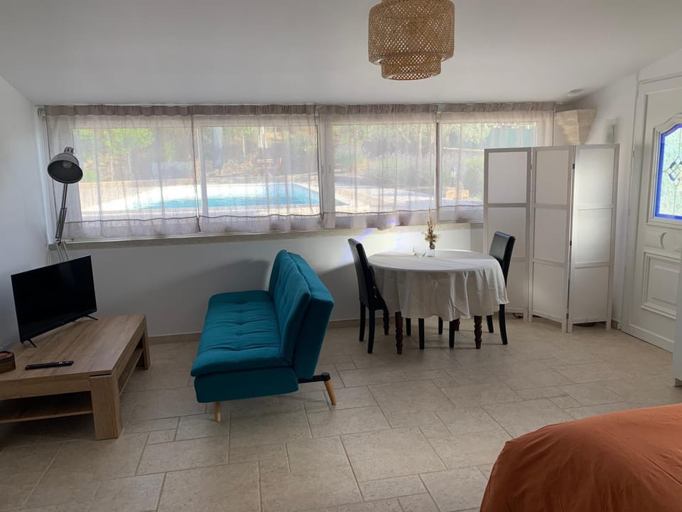 Studio le soleil couchant Bed and Breakfast in Vedène