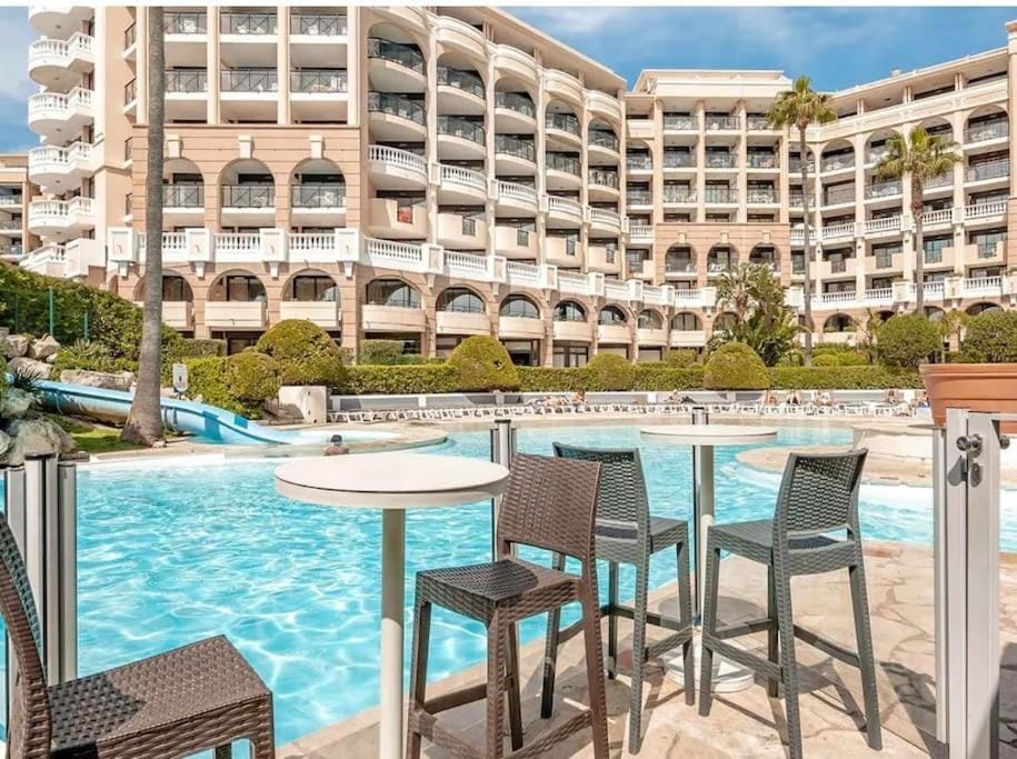Appartement Cannes, Piscine - vue mer - terasse Apartment in Cannes