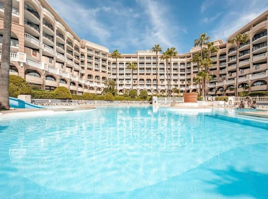 Appartement Cannes, Piscine - vue mer - terasse Apartment in Cannes