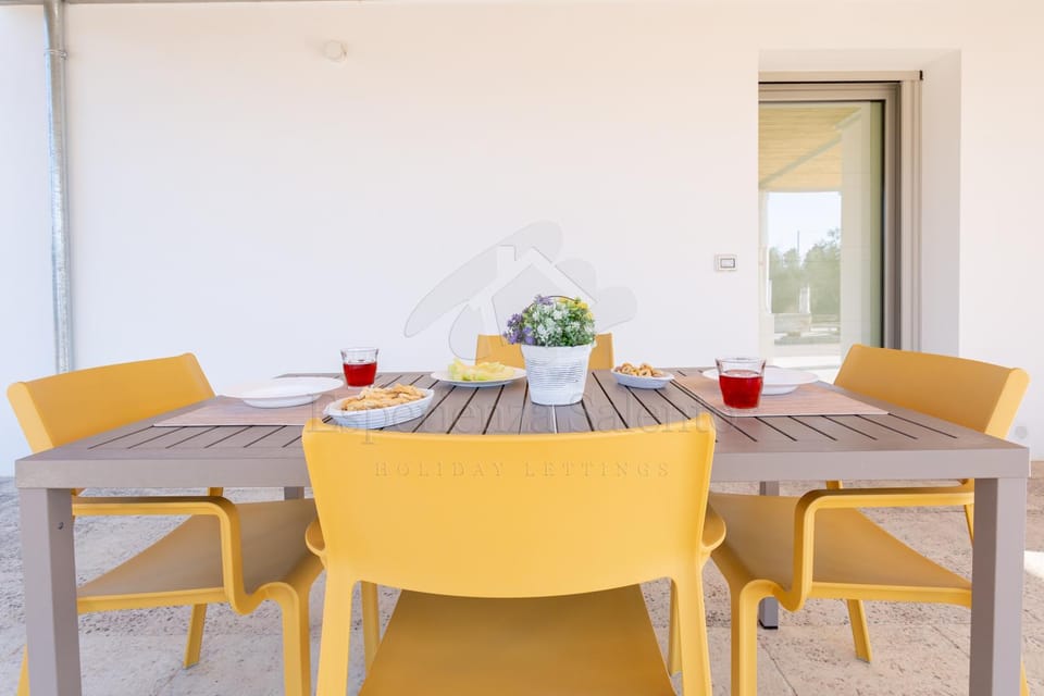 Patio, Dining area