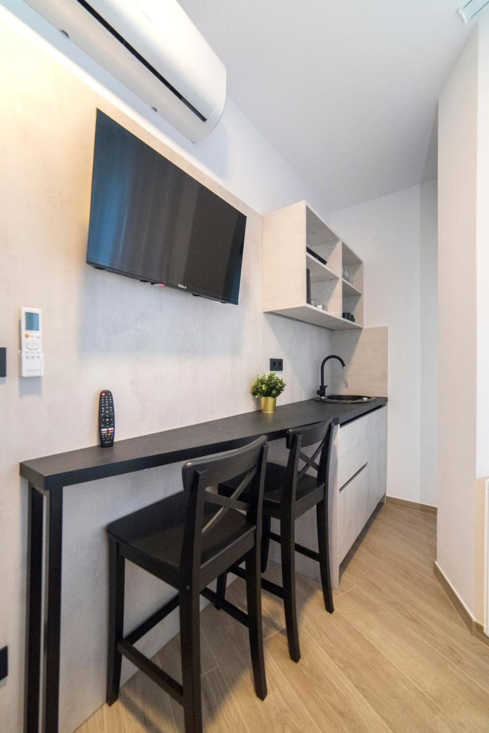 TV and multimedia, Kitchen or kitchenette, Dining area
