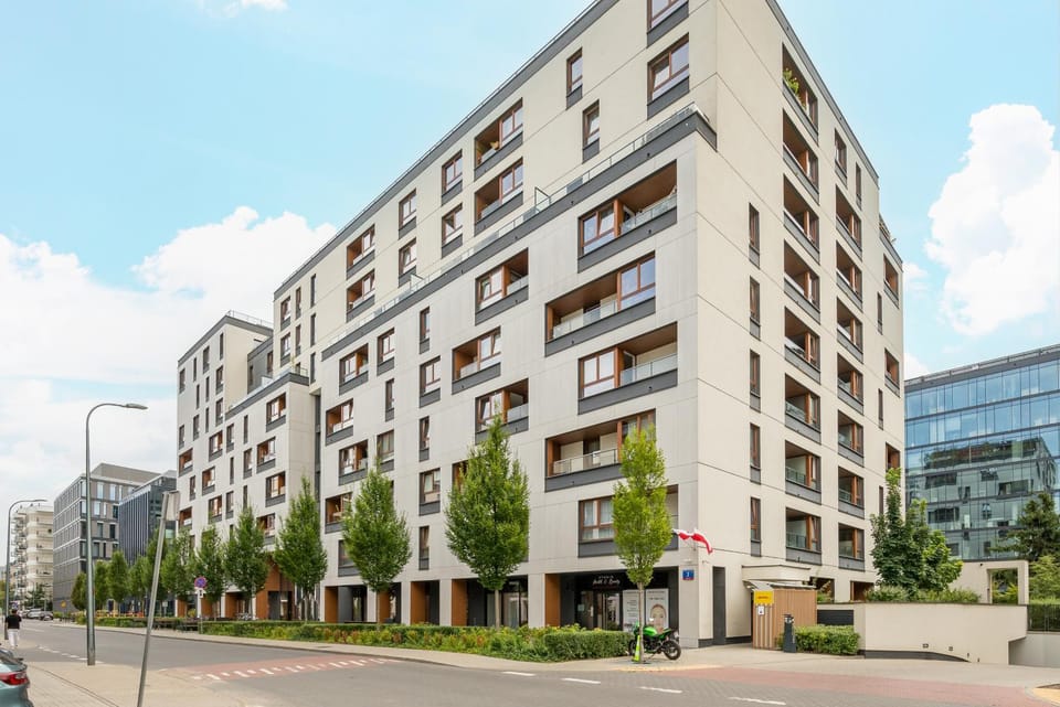 Property building, Neighbourhood, Location