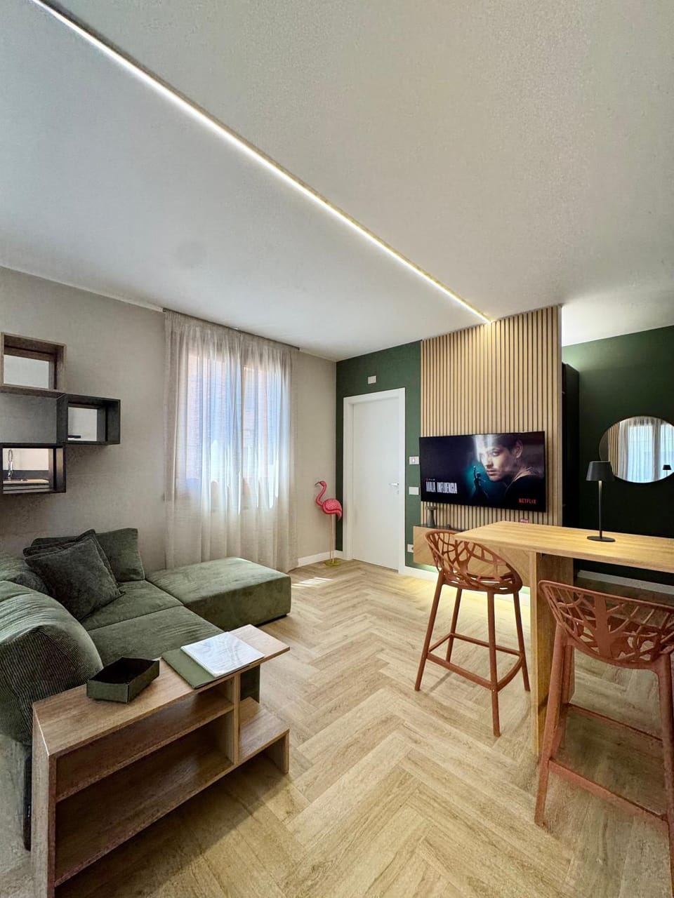 TV and multimedia, Living room, Seating area, Dining area